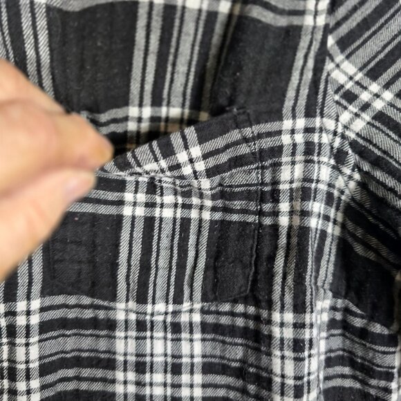 L.L .Bean Women's Long Sleeve Flannel Shirt Large Button Up Black/Gray/White - Picture 4 of 6